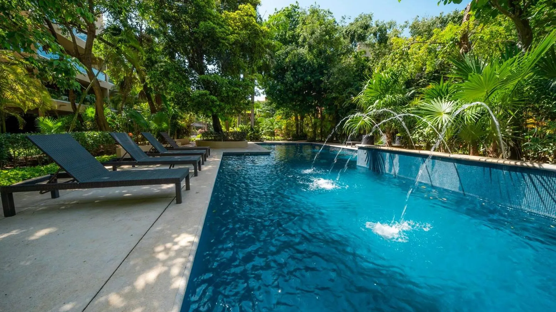 Condo Valentine 5 Star, 4 Pools, Gym, Concierge Services, 24-Hr Security