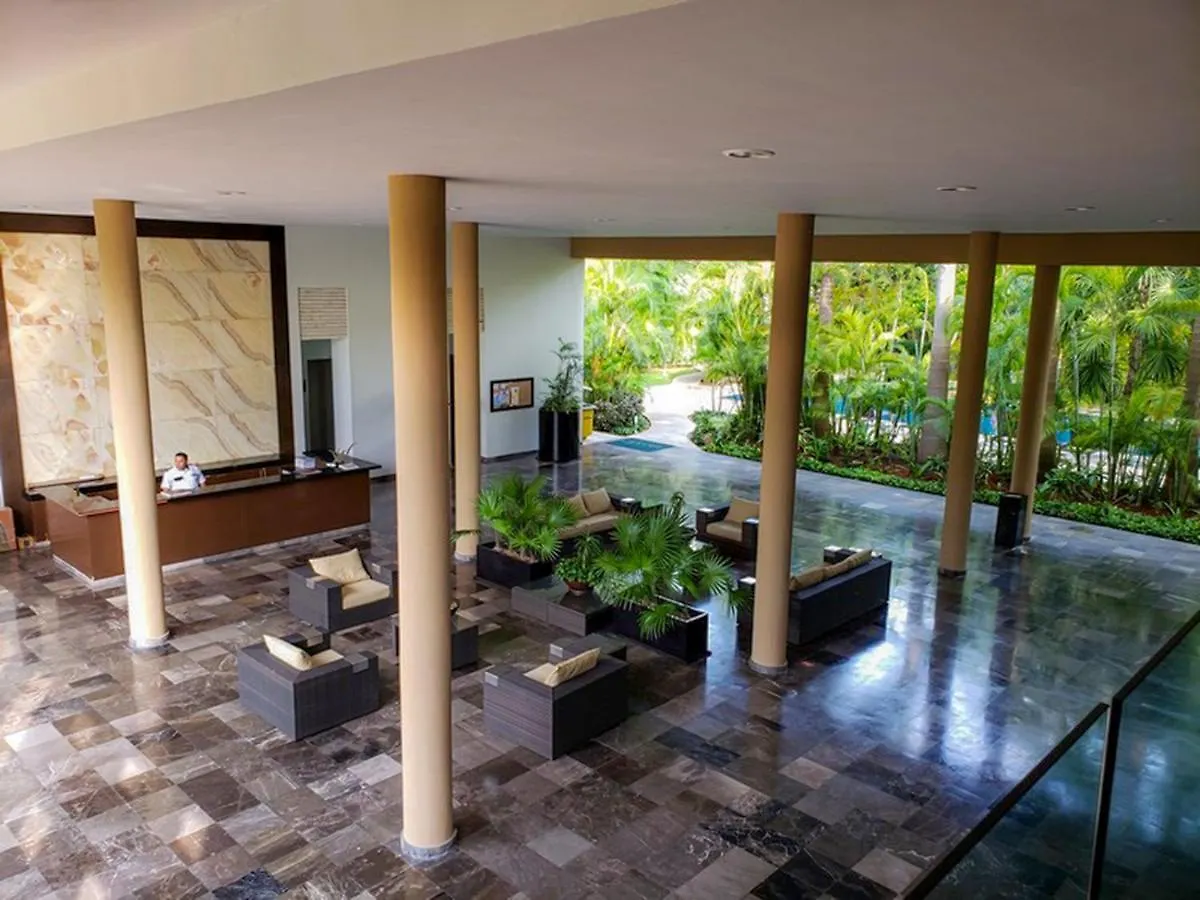 Holiday home 5 Star Condo, 3 Bedrooms, 4 Pools, Gym, Beach Club, Concierge Services & Security