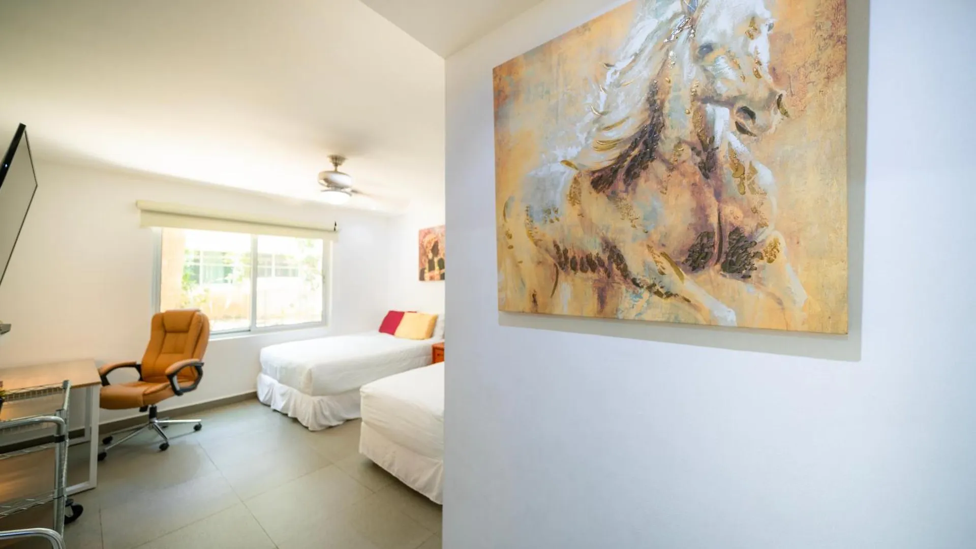 5 Star Condo, 3 Bedrooms, 4 Pools, Gym, Beach Club, Concierge Services & Security 0*, Playa del Carmen