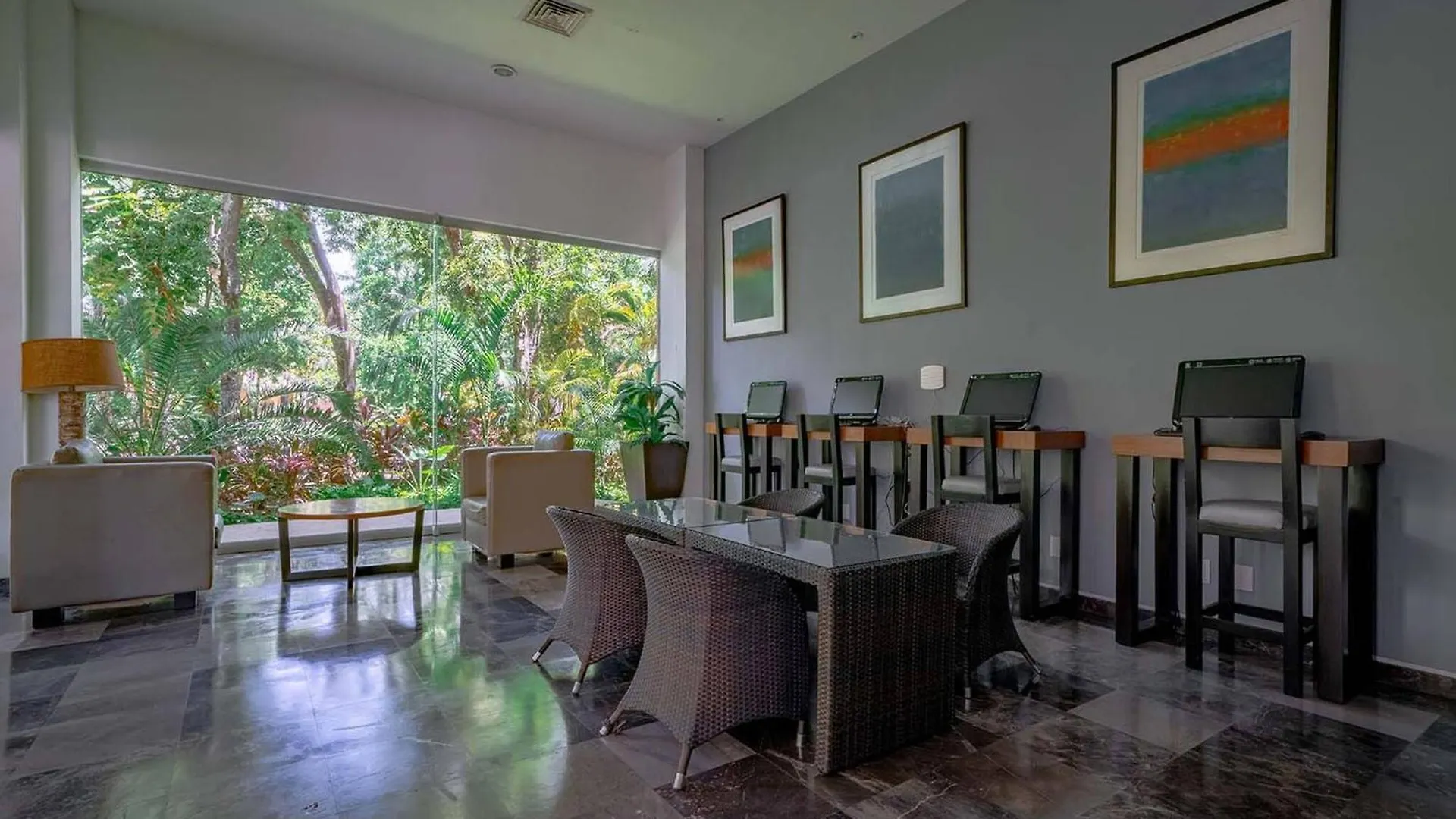 5 Star Condo, 3 Bedrooms, 4 Pools, Gym, Beach Club, Concierge Services & Security Playa del Carmen