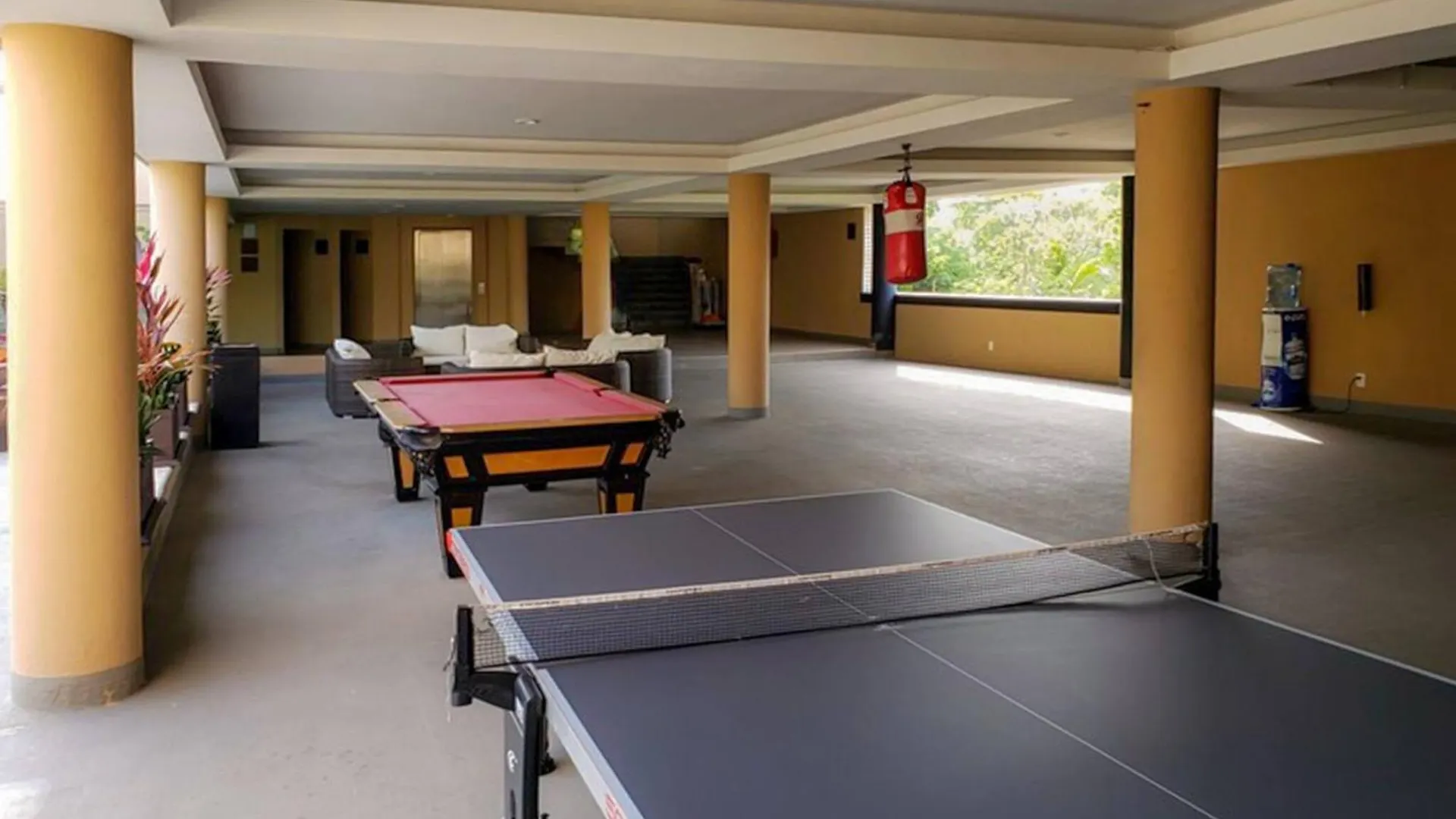 Holiday home 5 Star Condo, 3 Bedrooms, 4 Pools, Gym, Beach Club, Concierge Services & Security