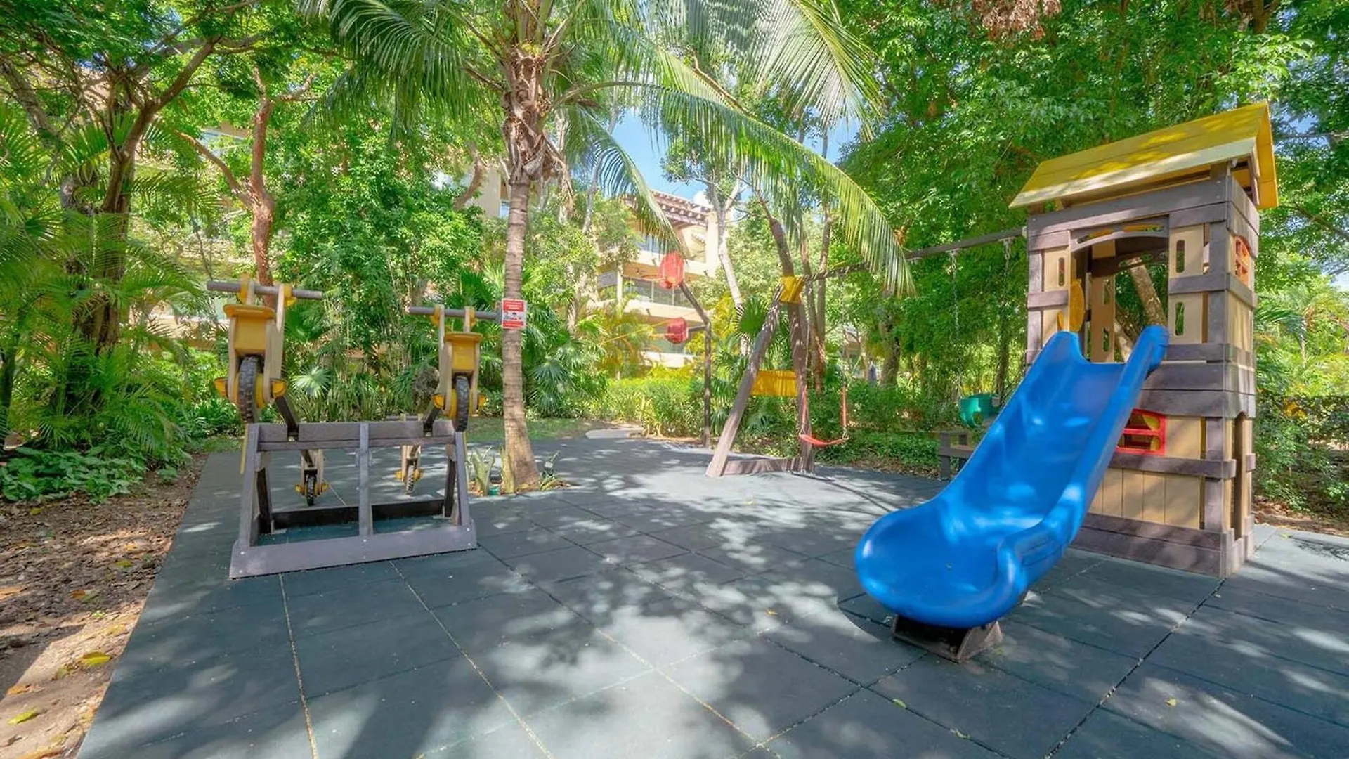 5 Star Condo, 3 Bedrooms, 4 Pools, Gym, Beach Club, Concierge Services & Security 0*, Playa del Carmen