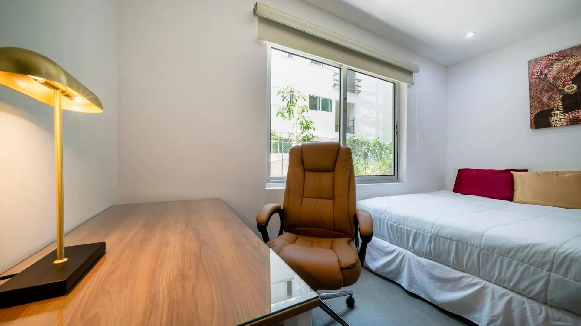 5 Star Condo, 3 Bedrooms, 4 Pools, Gym, Beach Club, Concierge Services & Security Holiday home Playa del Carmen